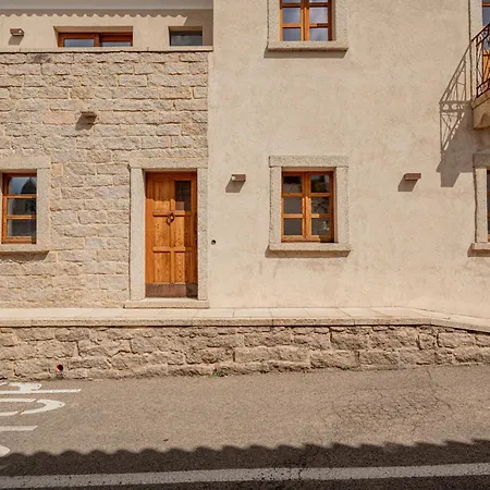 Villa Dell'800 Con Jacuzzi Privata - San Pantaleo